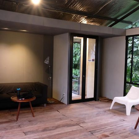 Kakatua Hostel Tapokreng Екстериор снимка