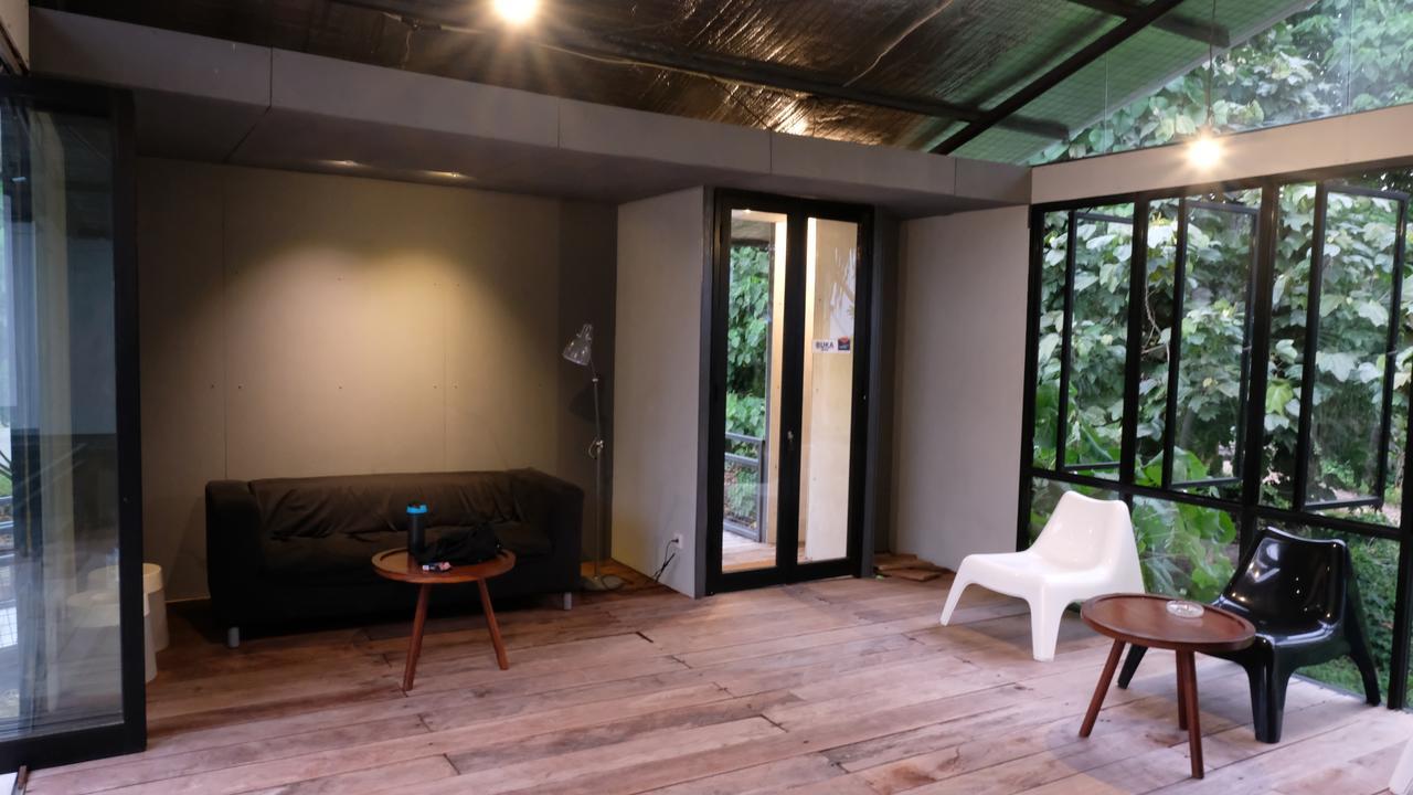 Kakatua Hostel Tapokreng Екстериор снимка